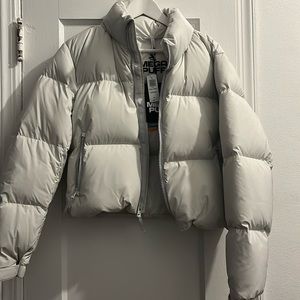 Aritzia Mega Puff - Mega Short in Platinum Grey